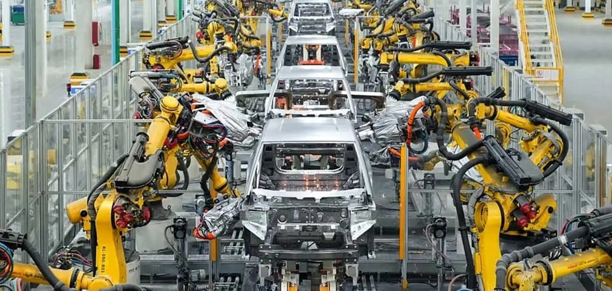 BYD будує мега-фабрику розміром з місто