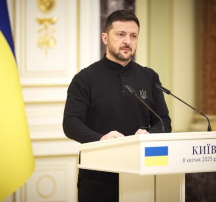 Китай підтримує вторгнення Росії - Зеленський