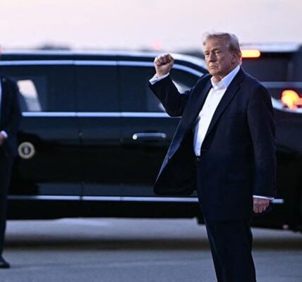Трамп звільнив від мит смартфони та комп'ютери