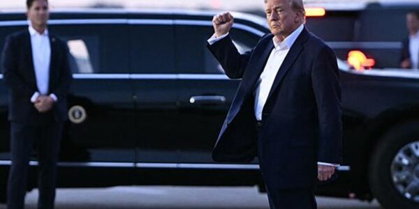 Трамп звільнив від мит смартфони та комп'ютери