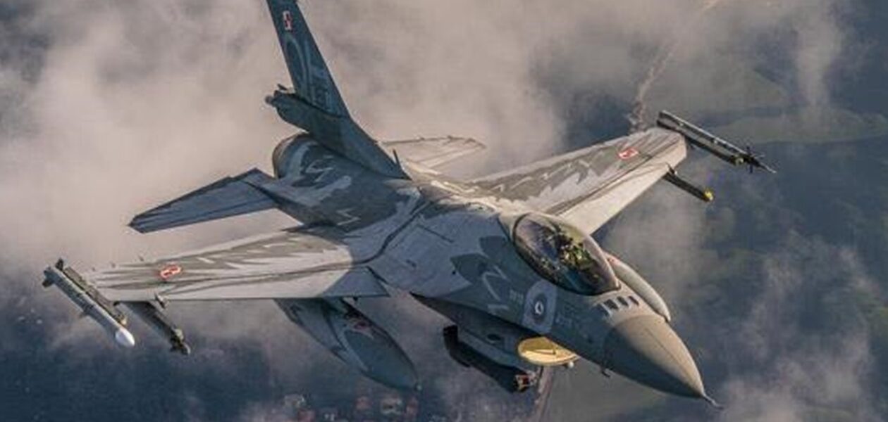 У Польщі жінка вперше стала пілотом F-16