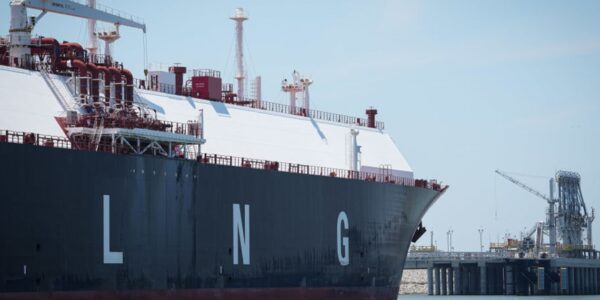 Китай повністю припинив купувати скраплений газ у США - ЗМІ