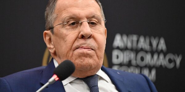 Лавров: РФ готова до поступок щодо України