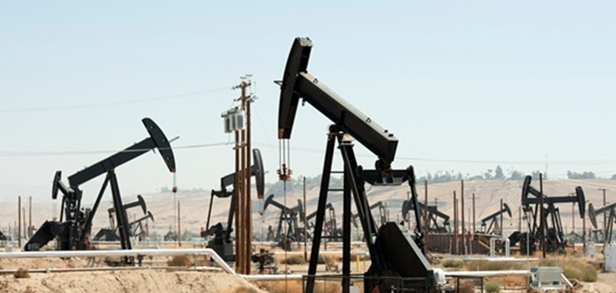 Ціна на нафту впала нижче 60 доларів