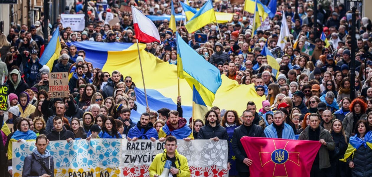 Стало відомо, скільки українців готові назавжди залишаться в Польщі