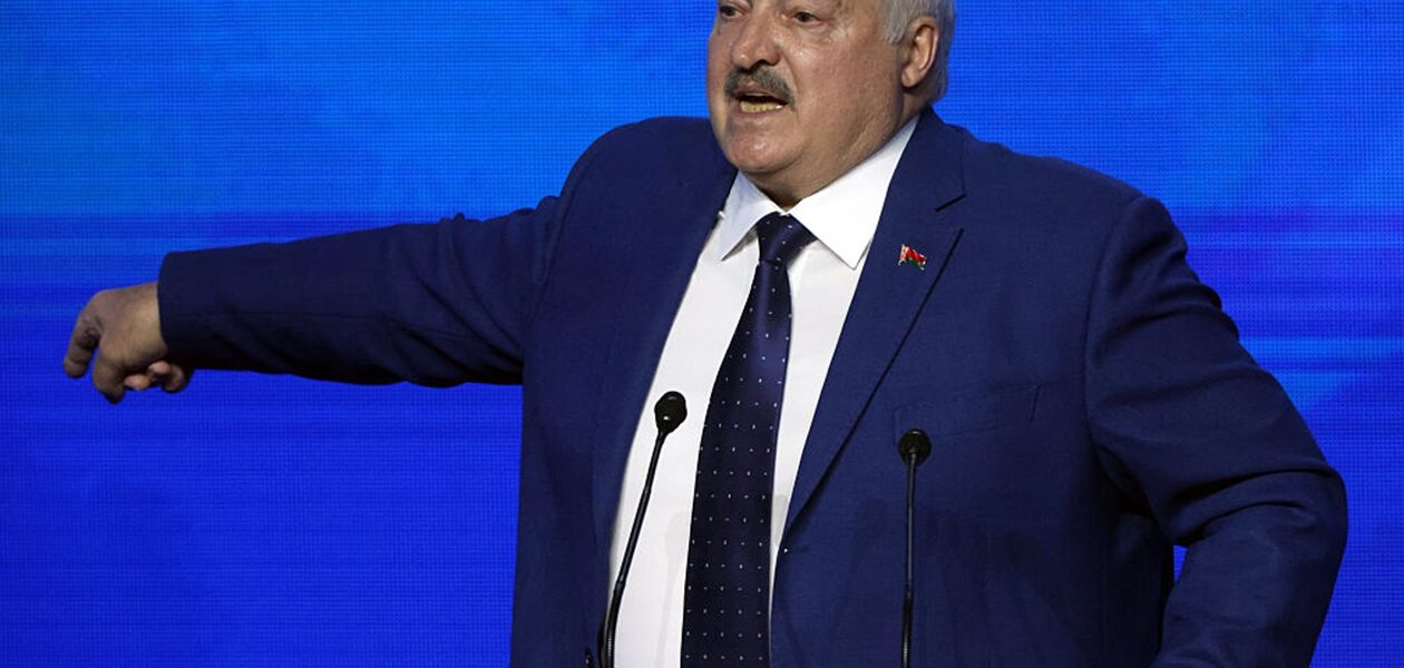 Лукашенко пояснив дефіцит картоплі в Білорусі