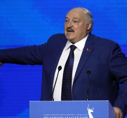 Лукашенко пояснив дефіцит картоплі в Білорусі