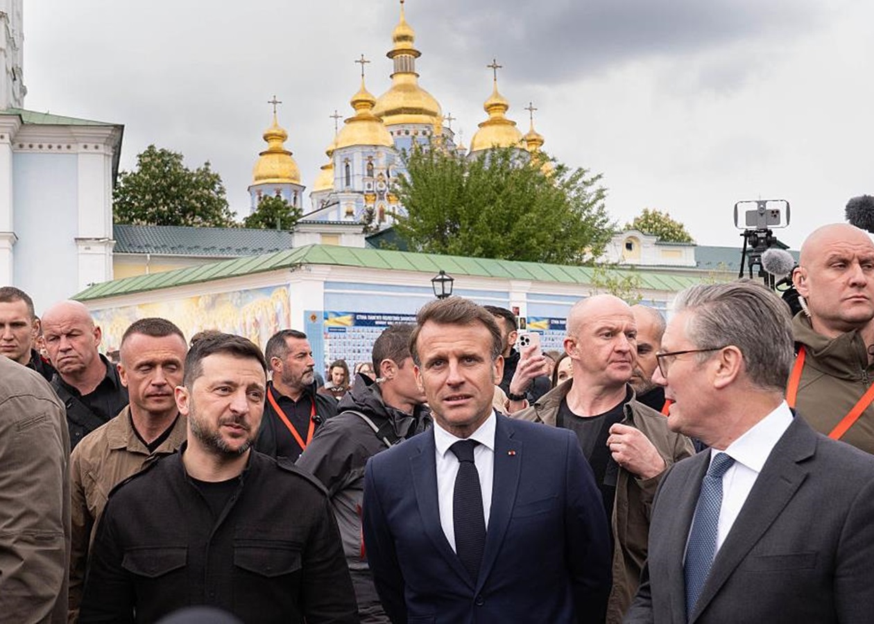Зеленський, Макрон і Стармер погуляли в центрі Києва