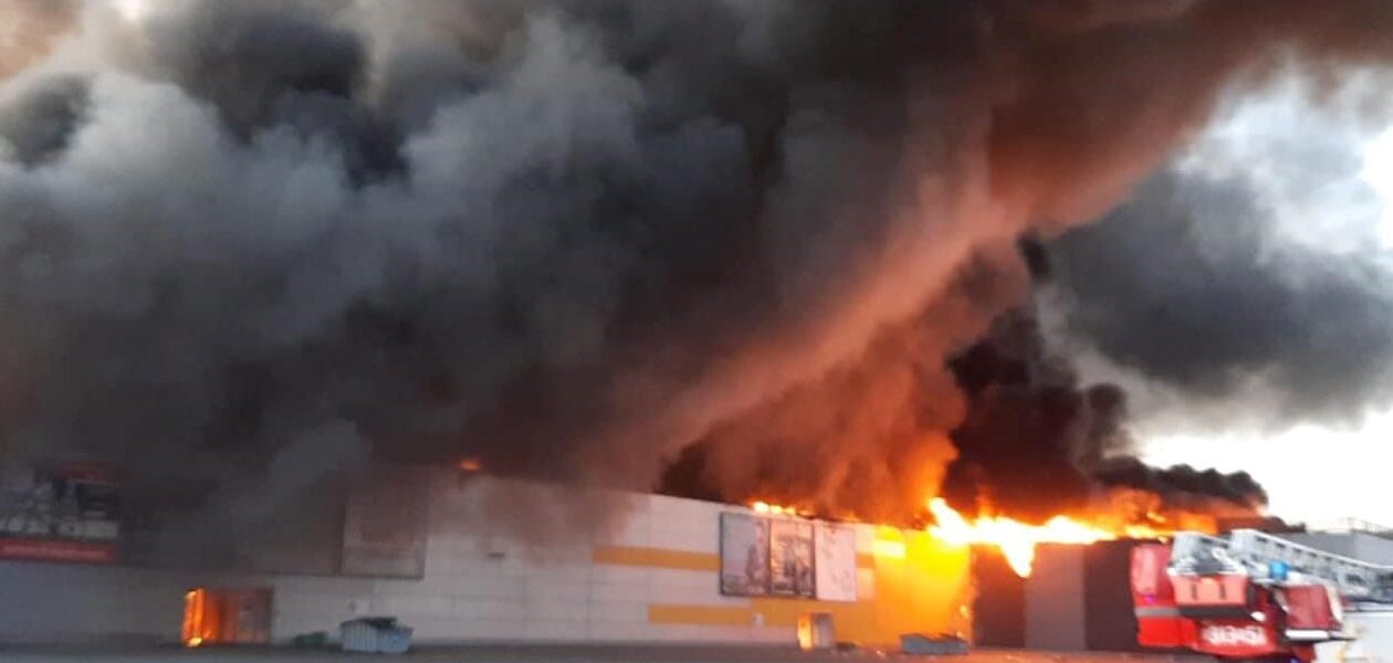 Підпал ТЦ: Польща висунула звинувачення двом українцям