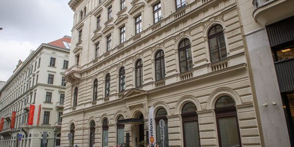 Угорщина через рекордний дефіцит заморозила частину бюджетних витрат