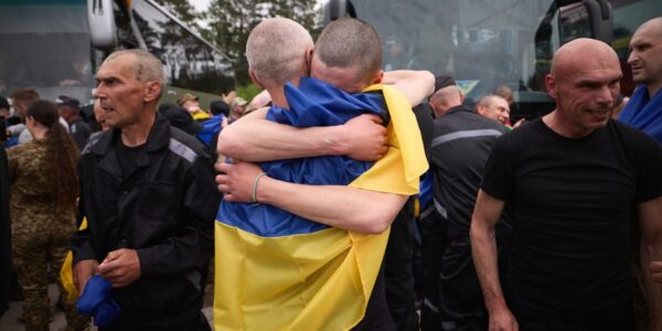 З російського полону повернулись 303 військових