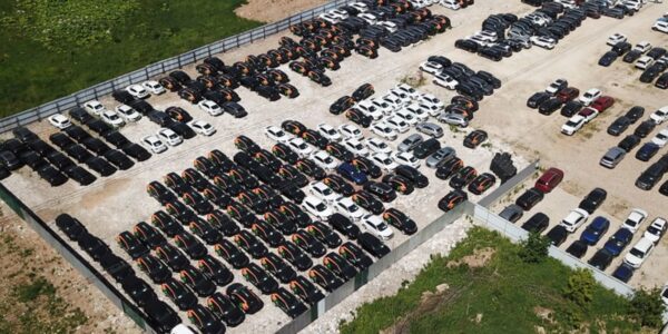 Навіть не думали, що буде так погано: продажі авто в РФ обвалилися на 28%