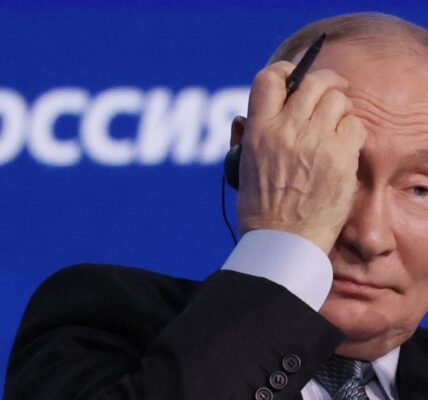 У Росії дефіцит держбюджету зріс четвертий місяць поспіль