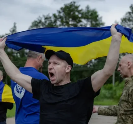 СБУ показала ексклюзивні фото та відео обміну полоненими