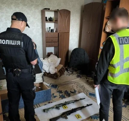 940 обшуків щодо незаконного обігу зброї: що поліція вилучила в українців (фото)