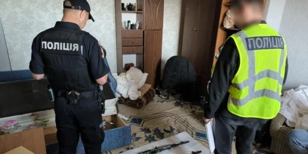 940 обшуків щодо незаконного обігу зброї: що поліція вилучила в українців (фото)