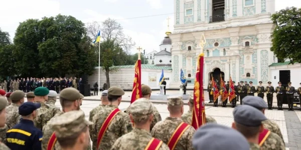 У День Конституції Володимир Зеленський відзначив видатних українців державними нагородами