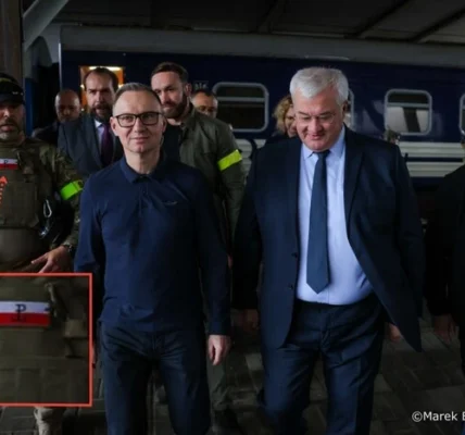 Охоронець Дуди приїхав в Україну із неоднозначним шевроном та викликав дискусію в мережі