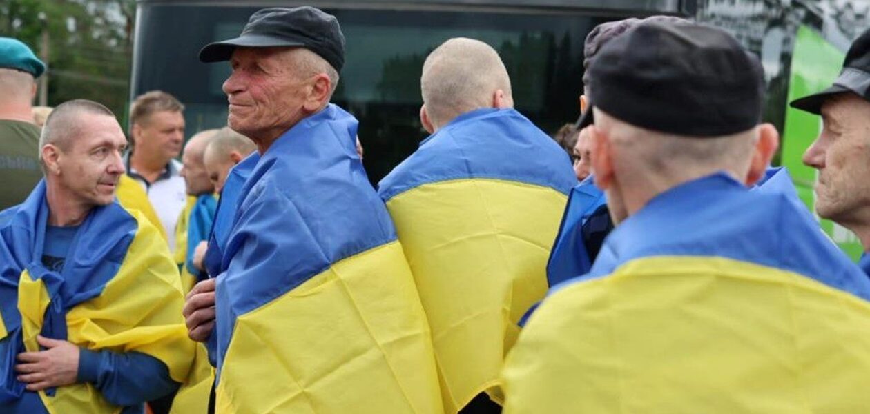 Україна повернула з полону п'яту групу військових
