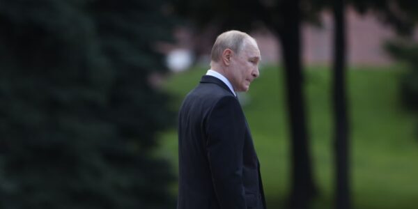 Путін урізав бюджет після падіння нафтових доходів