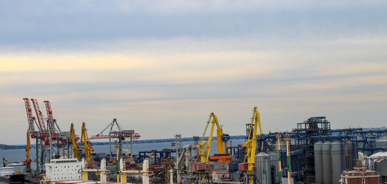 Українські морпорти обробили 40 млн тонн вантажів з початку року