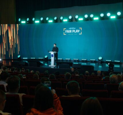 Зеленський: Війна повинна ставати для РФ проблемою