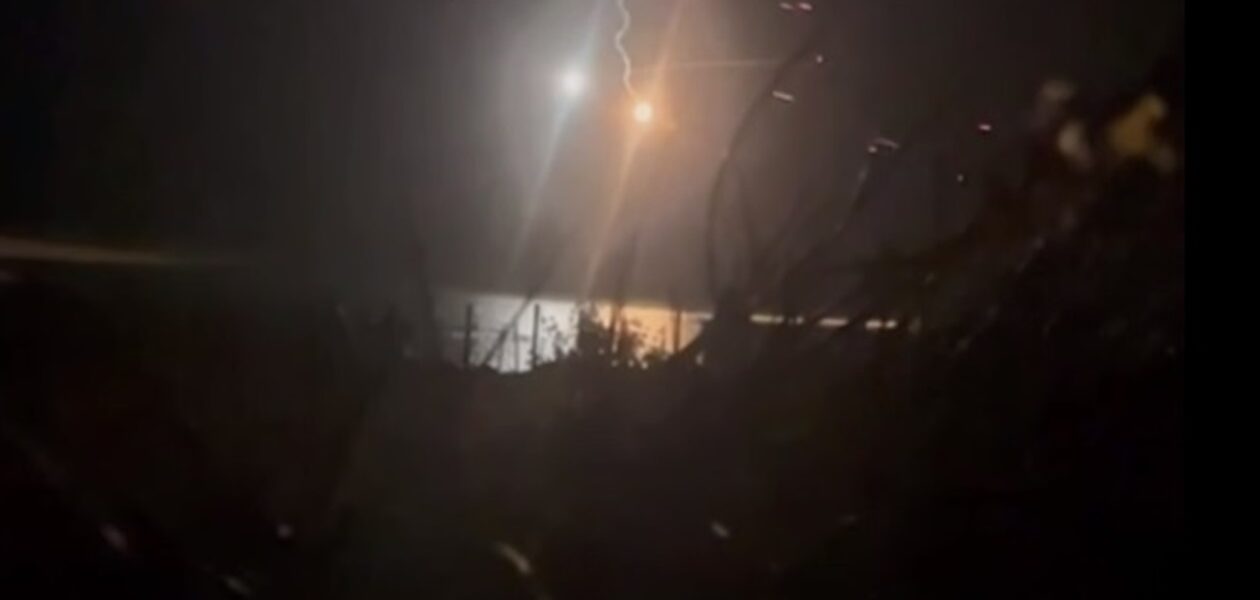 Поблизу Кримського мосту лунають вибухи – соцмережі