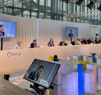 Нідерланди виділили 300 млн євро на відновлення України