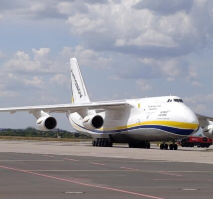 Стало відомо, куди полетів літак Ан-124 Руслан