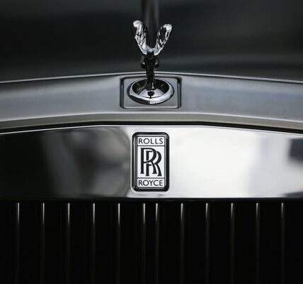 В Росії зріс попит на люксові Rolls-Royce і Ferrari