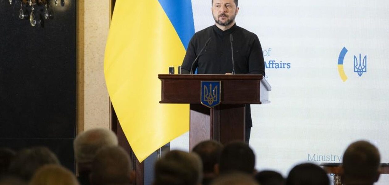 Зеленський назвав п'ять завдань дипломатії України