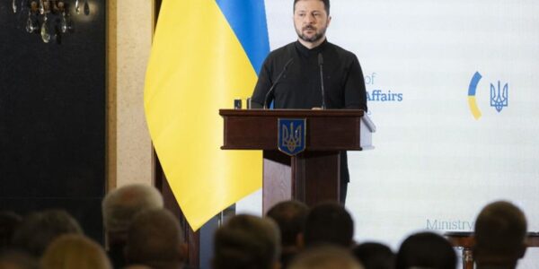 Зеленський назвав п'ять завдань дипломатії України
