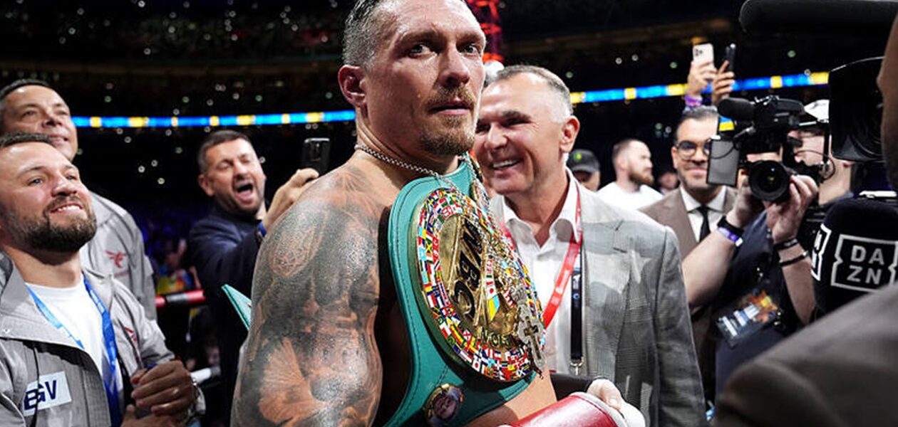 Усик не залишився байдужим і подякував глядачам за підтримку