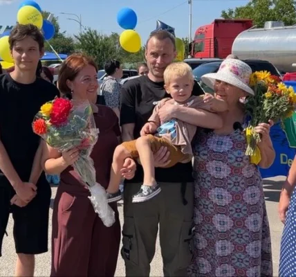 Додому з російського полону повернувся останній захисник Зміїного