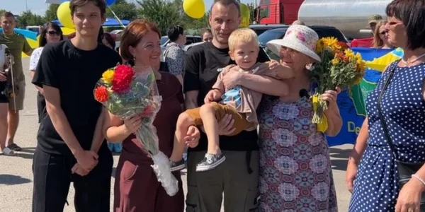 Додому з російського полону повернувся останній захисник Зміїного