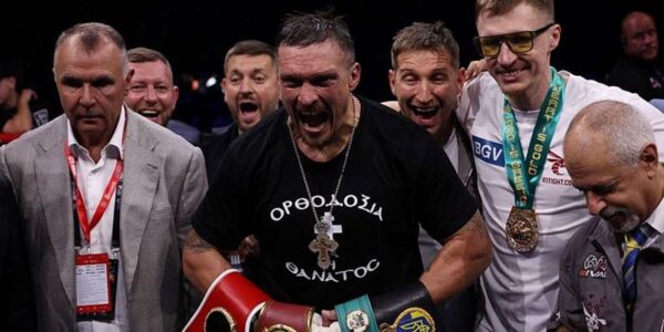 Пояс IBF опинився у Дюбуа - менеджер Усика пояснив ситуацію