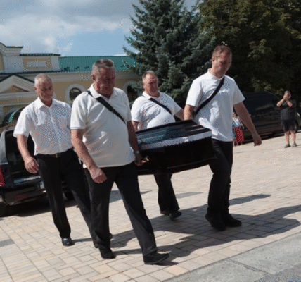 У Києві попрощалися із закатованою у полоні РФ українською журналісткою