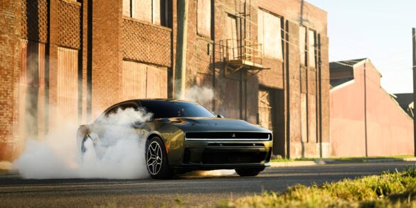 Dodge повертає бензиновий Charger