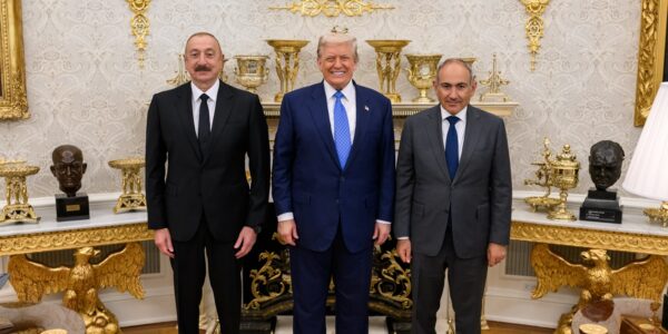 Вірменія і Азербайджан підписали мирну угоду у США