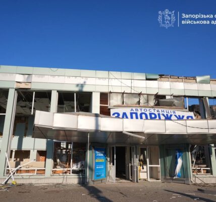 Зеленський відповів на удар по вокзалу в Запоріжжі
