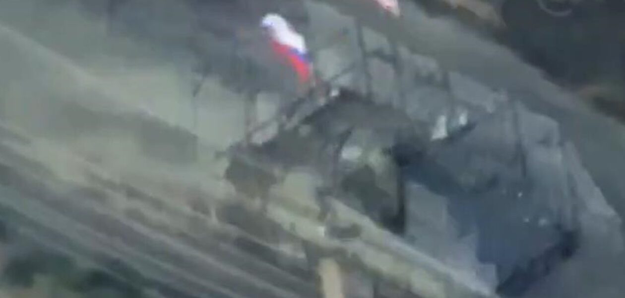 Росіяни показали "трофейний" БТР з прапором США
