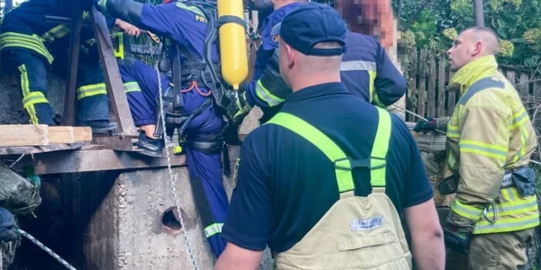 На Буковині рятувальники витягли з колодязя три тіла