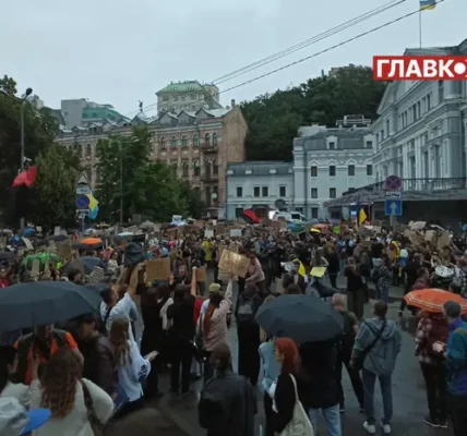 У Києві пройшов мітинг за незалежність НАБУ і САП (фото, відео)