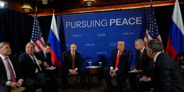 Хто бере участь у зустрічі Трампа й Путіна: повний перелік