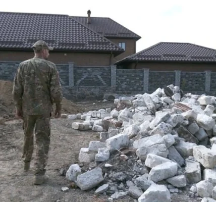 Доки військовий лікувався після поранення, невідомі знесли його будинок