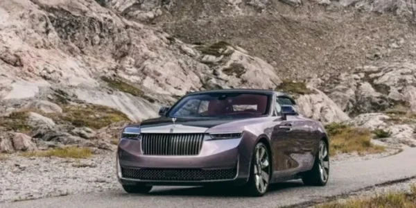 «Маєток на колесах»: Rolls-Royce створив найдорожчий автомобіль у світі