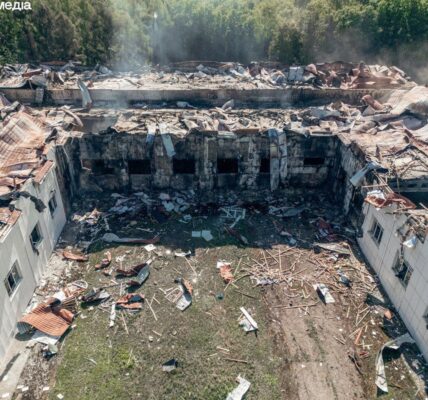Росіяни вдарили по університету в Сумах