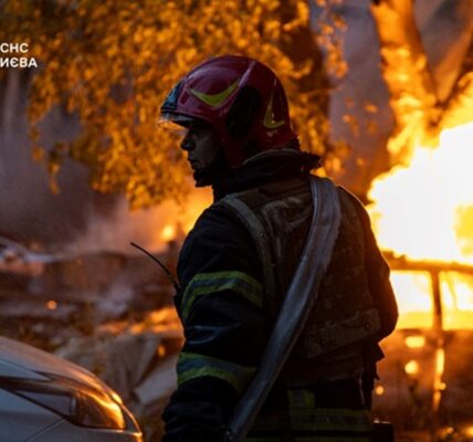 Київ під атакою балістики: чотири райони уражено