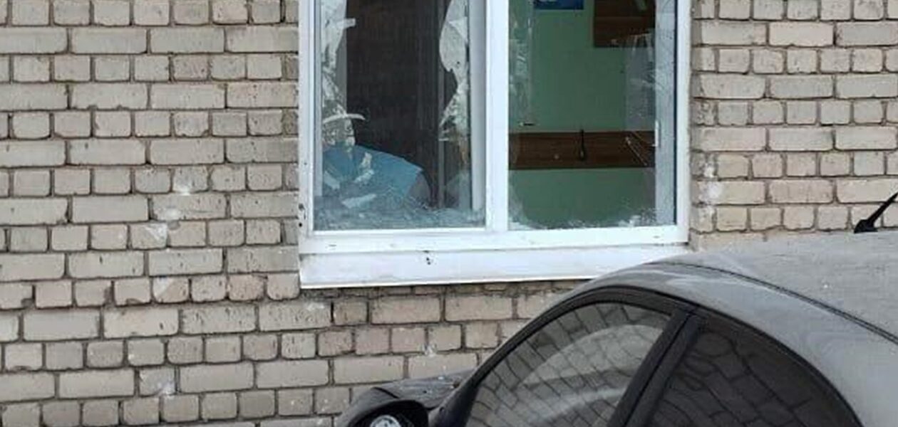 В Херсоні російські дрони атакували медзаклад