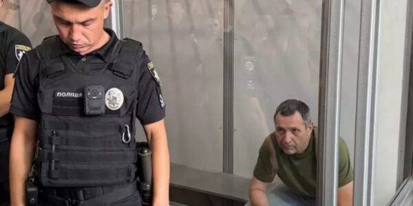 СюжетПрикривається сином? Новий мотив вбивства Парубія